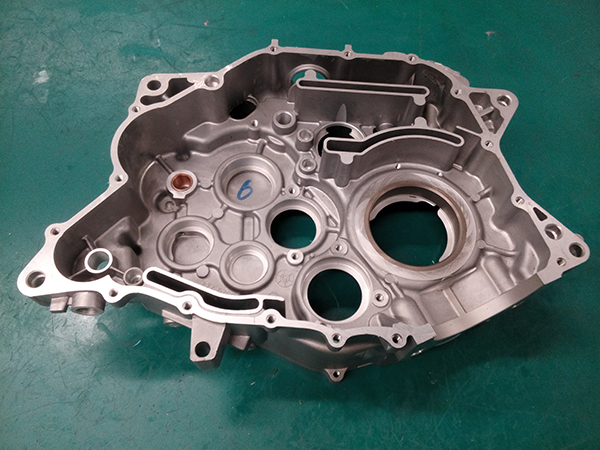 LY350右箱体.jpg